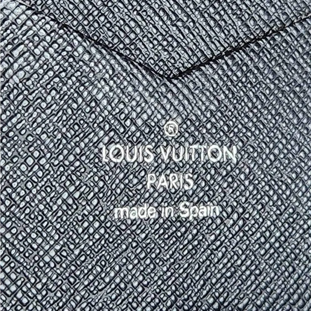 Louis Vuitton Monogram Graphite IPhone Cover/GENDERLESS